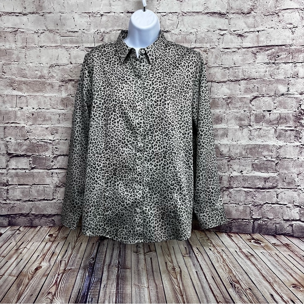 Chico’s 2 Cool Max Gray Leopard Print Button Long Sleeve Shirt 12/14